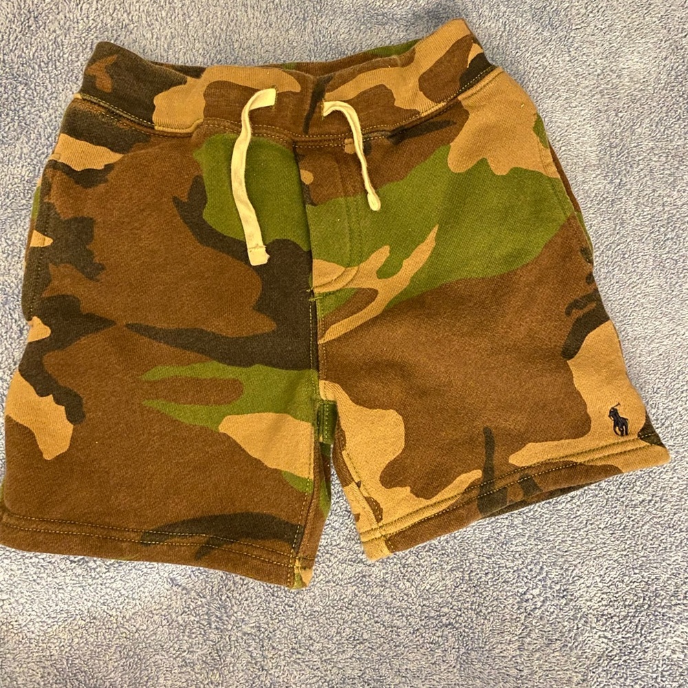 Toddler size 5 shorts Ralph Lauren 
Good condition.